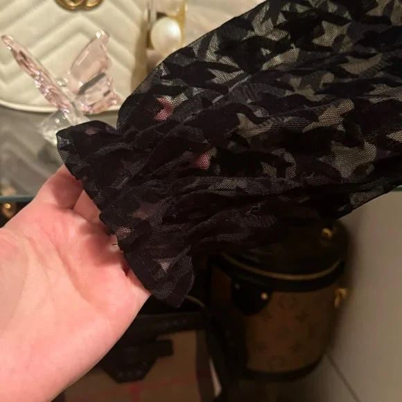 NWOT-Zara Houndstooth Pattern Velvet Bow Belt Black Extra Small Blouse - Picture 4 of 7